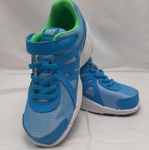 Nike Revolution 2 Size 3Y NEW